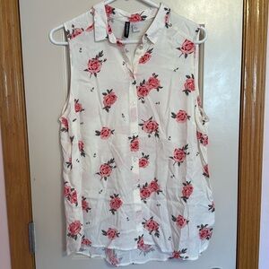 🦄2 for $10 🦄 Divided (H&M) Floral Button Down Sleeveless Top
